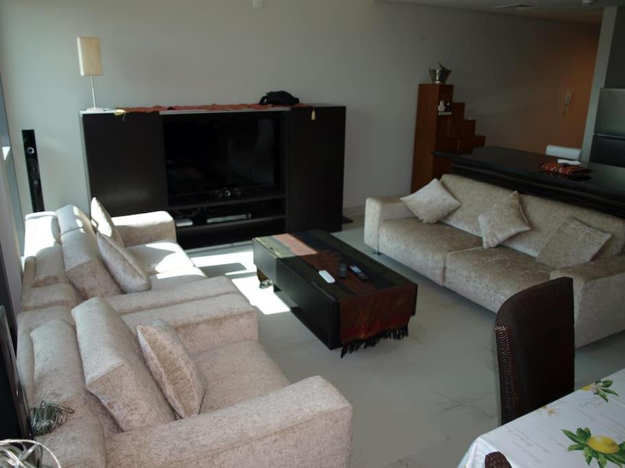 Elegant And Comfortably Furnished 2brh In A Quiet Area! * Dubai